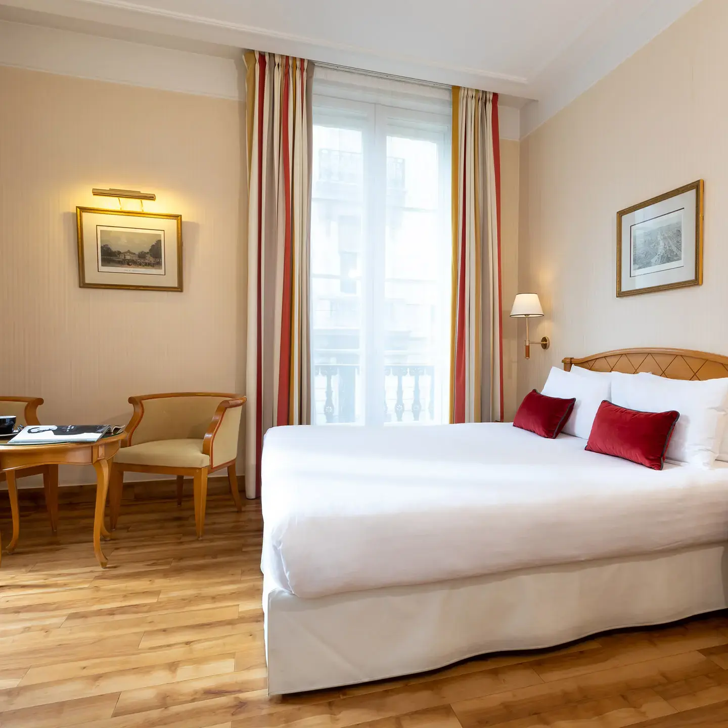 Partial view of a suite at Hôtel États-Unis Opéra Paris